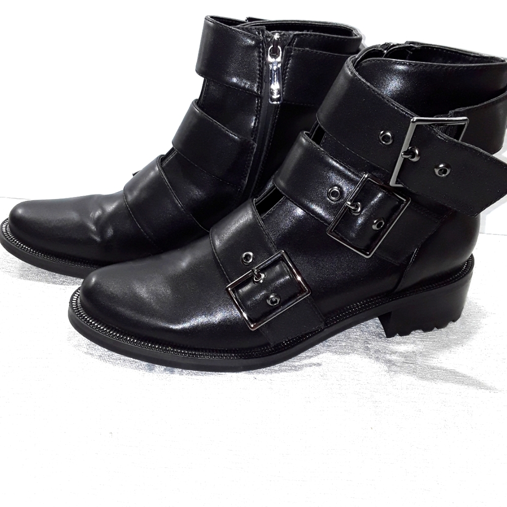 Blondo Camila Waterproof Bootie Black Womens Size 9M New With out tag.